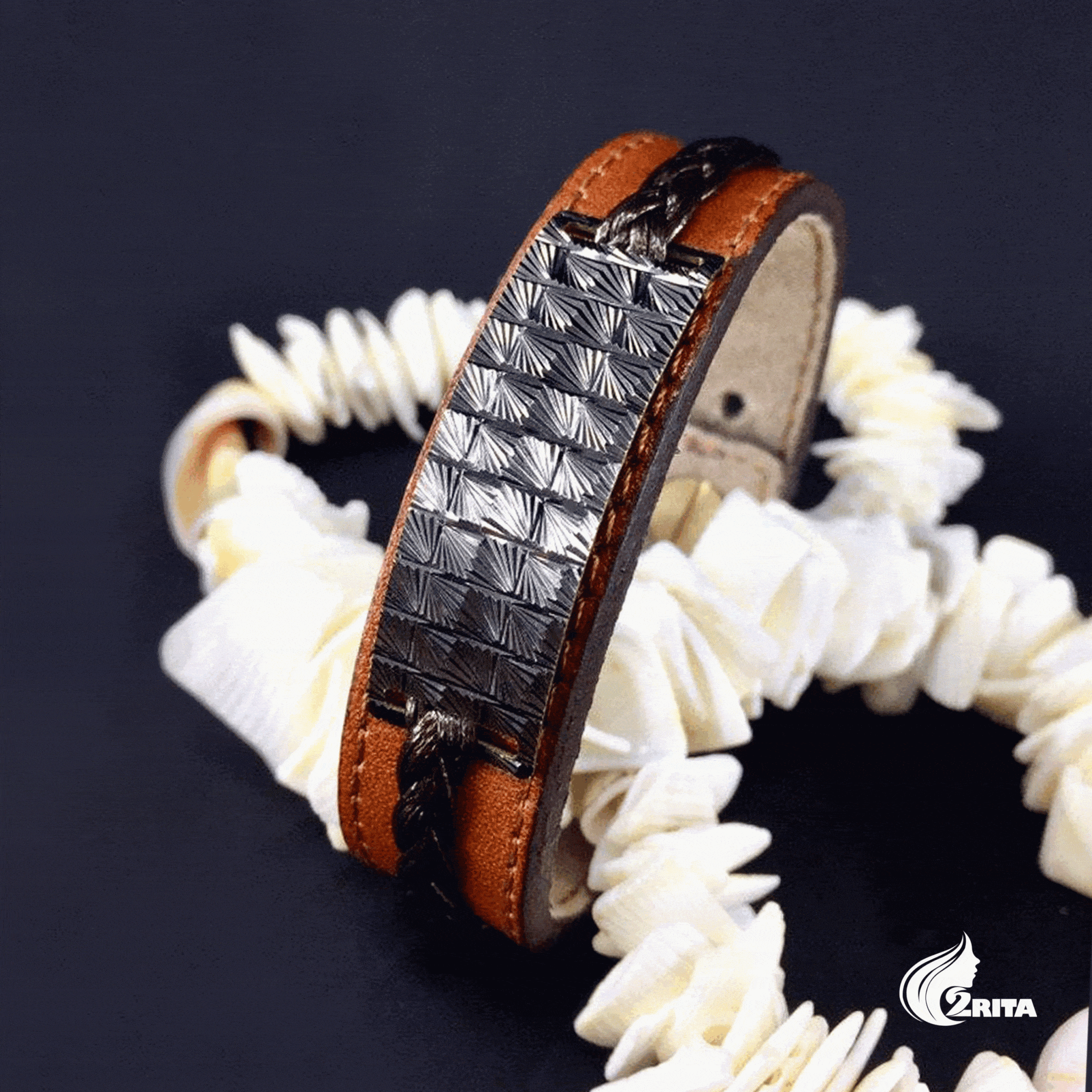 دستبند چرم قهوه ای اسپرت